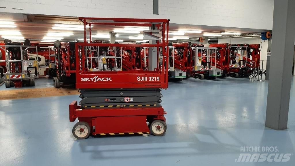 SkyJack SJIII 3219 Ollós emelők