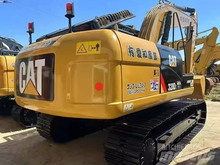 CAT CAT320D2 Közepes (midi) kotrók 7 t - 12 t