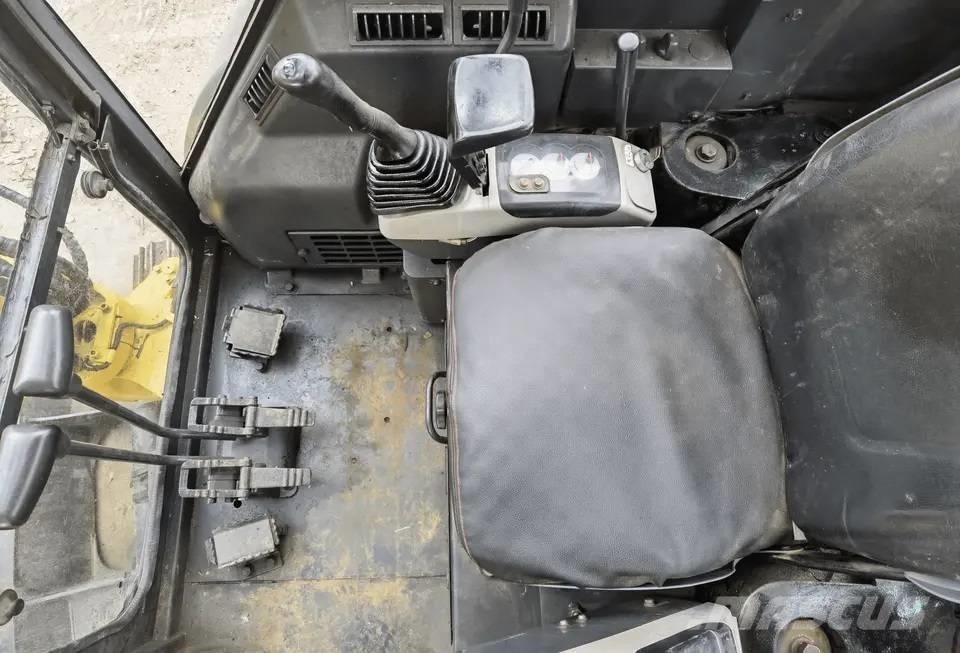 Komatsu PC35 Mini kotrók < 7t