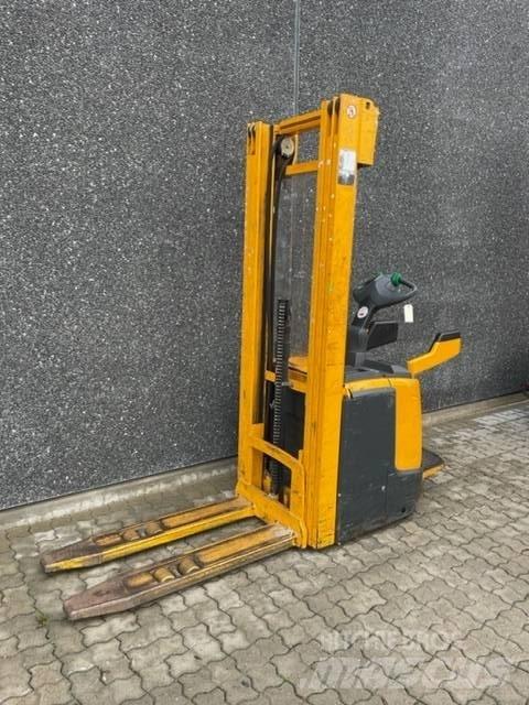 Jungheinrich ERC 216 Elektromos gyalogkíséretű targoncák