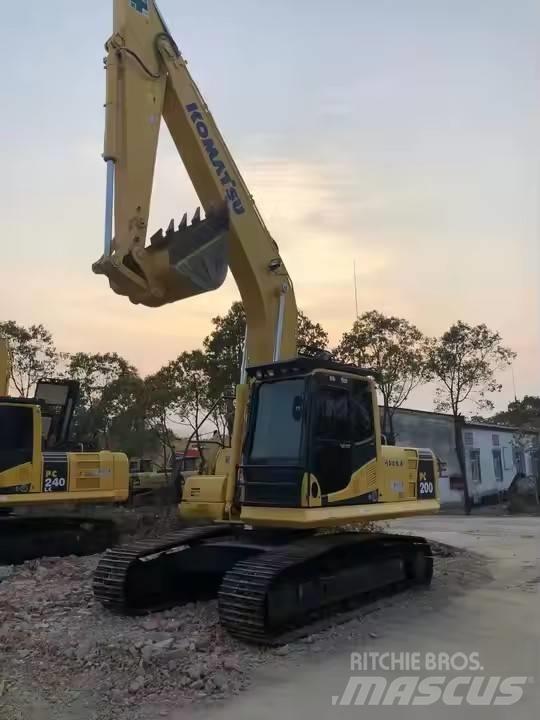Komatsu PC200-8 Lánctalpas kotrók