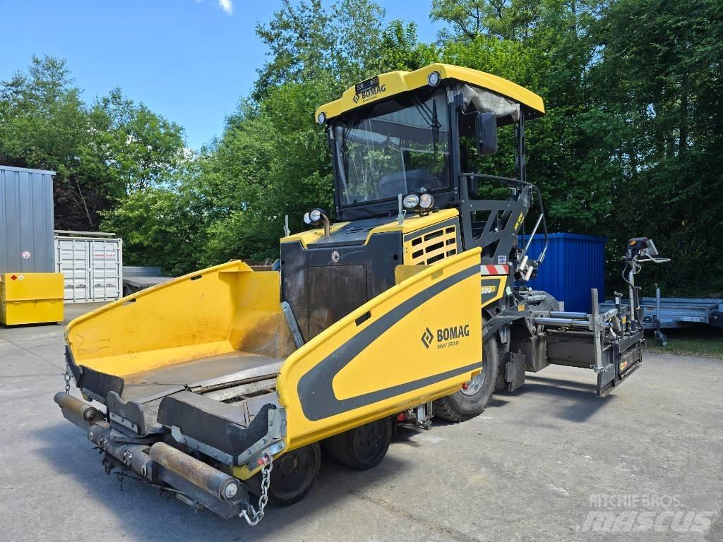 Bomag BF 300 P-2 Aszfalt terítõ gépek