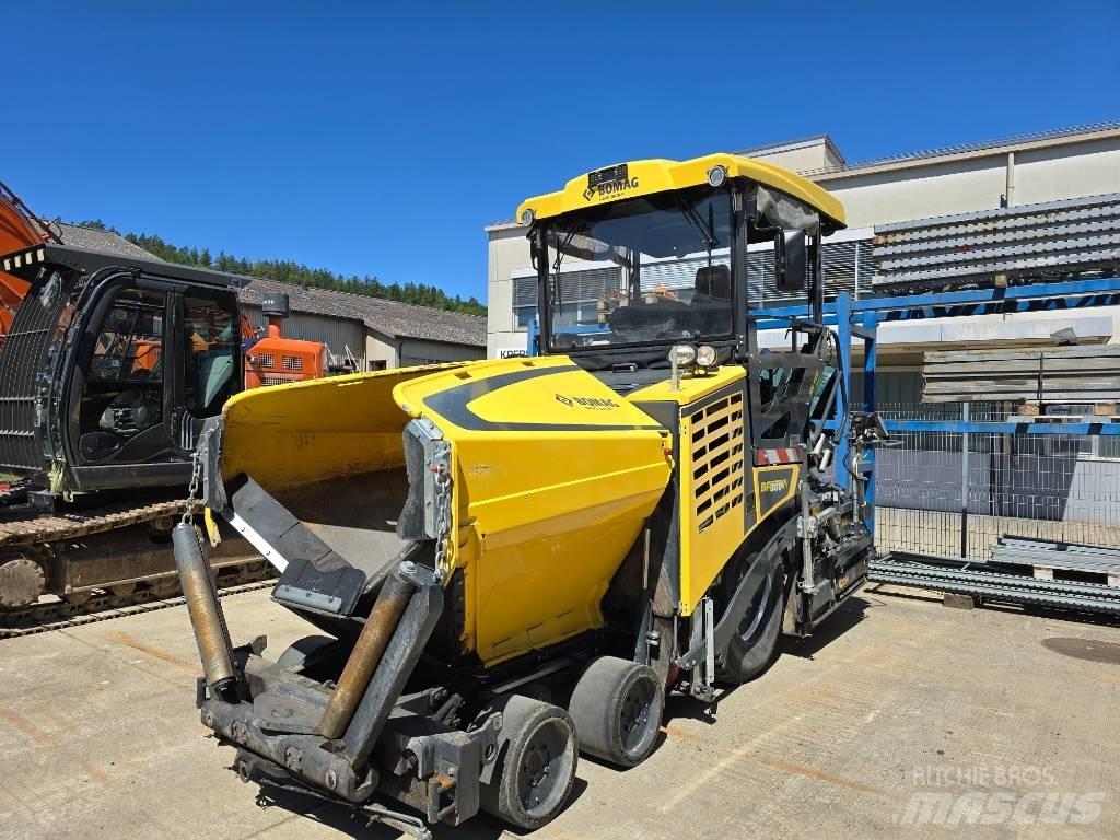 Bomag BF 300 P-2 Aszfalt terítõ gépek