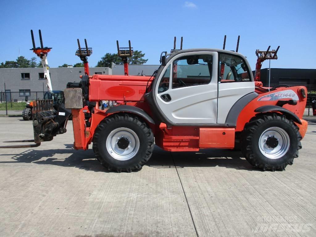 Manitou MT 1440 (157) Teleszkópos rakodók