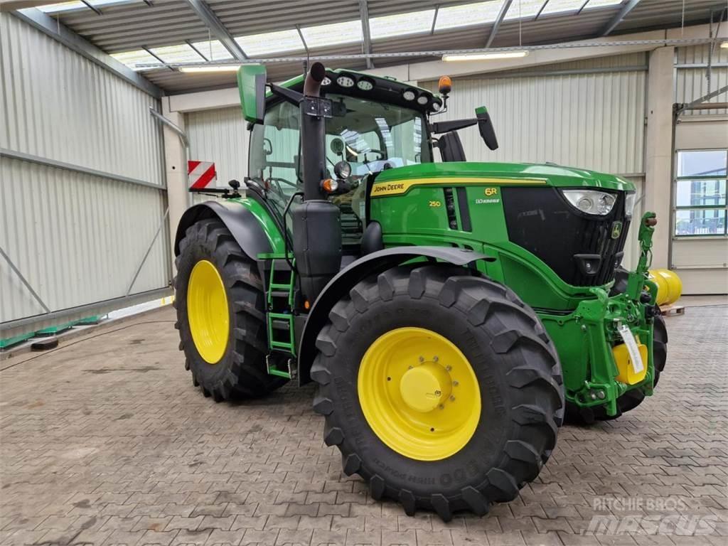 John Deere 6R 250 Traktorok