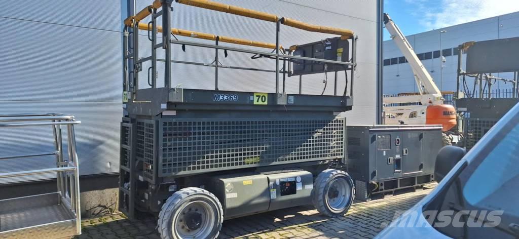 JLG M 3369 Ollós emelők