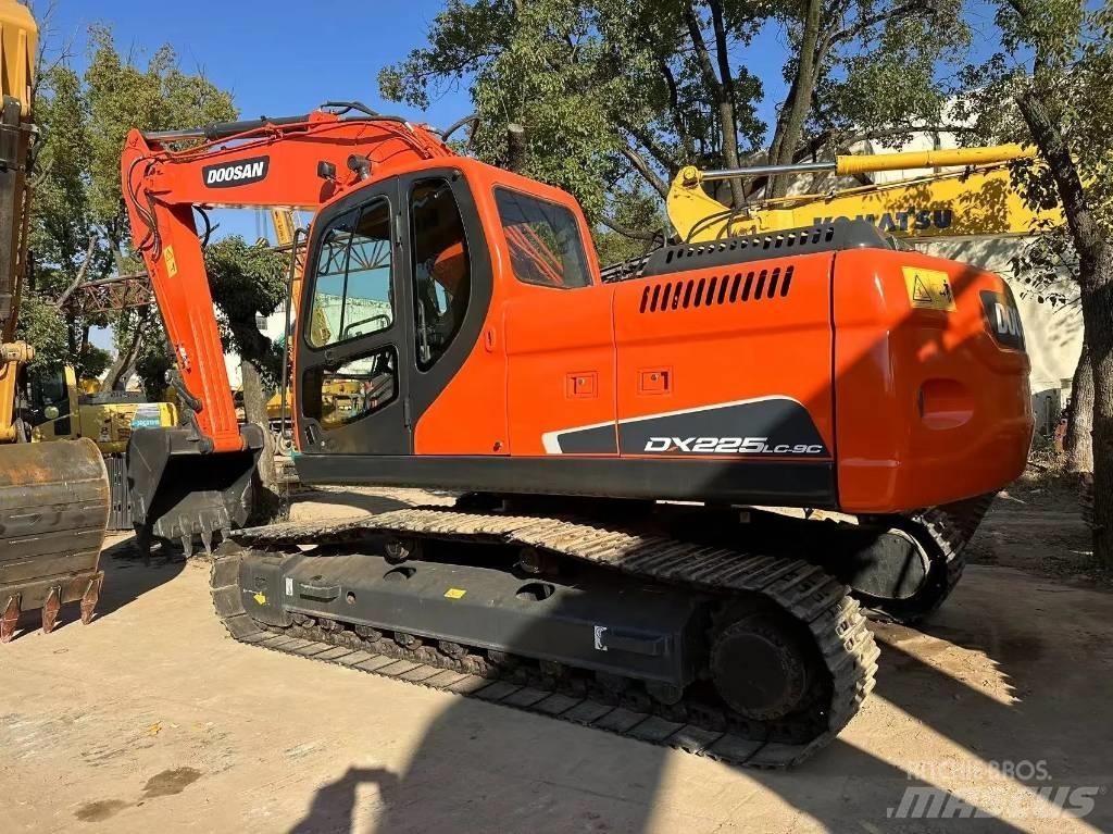 Doosan DX225-9C Lánctalpas kotrók