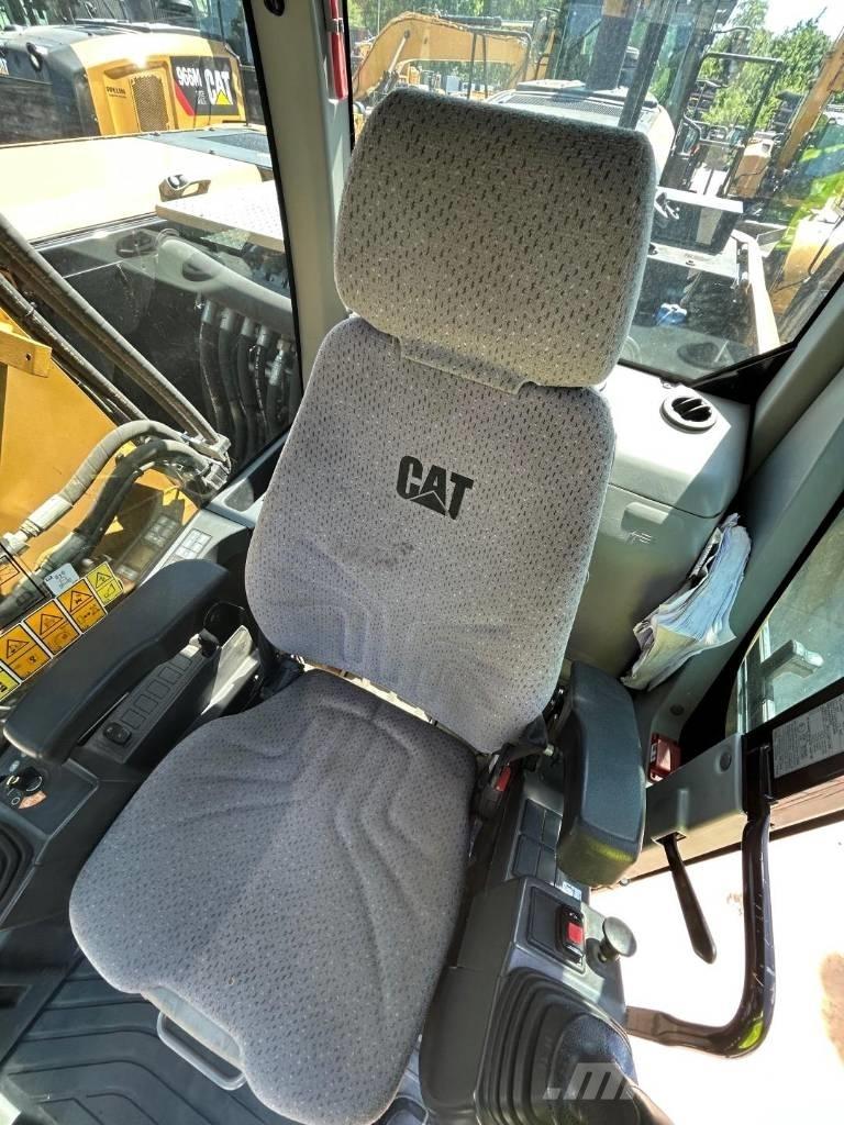 CAT M 314 F Gumikerekes kotrók