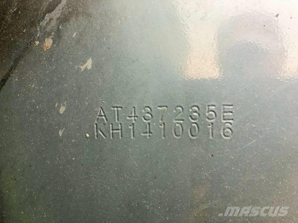 John Deere 903M Döntő-rakásolók