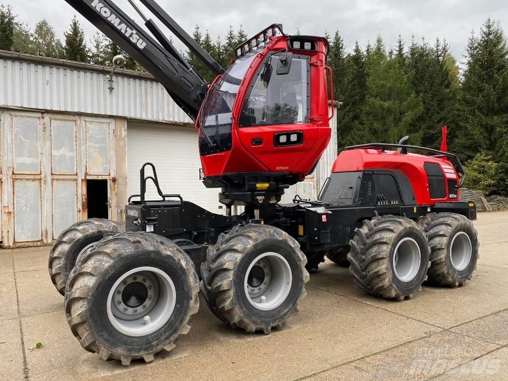 Komatsu 931 Betakarítók