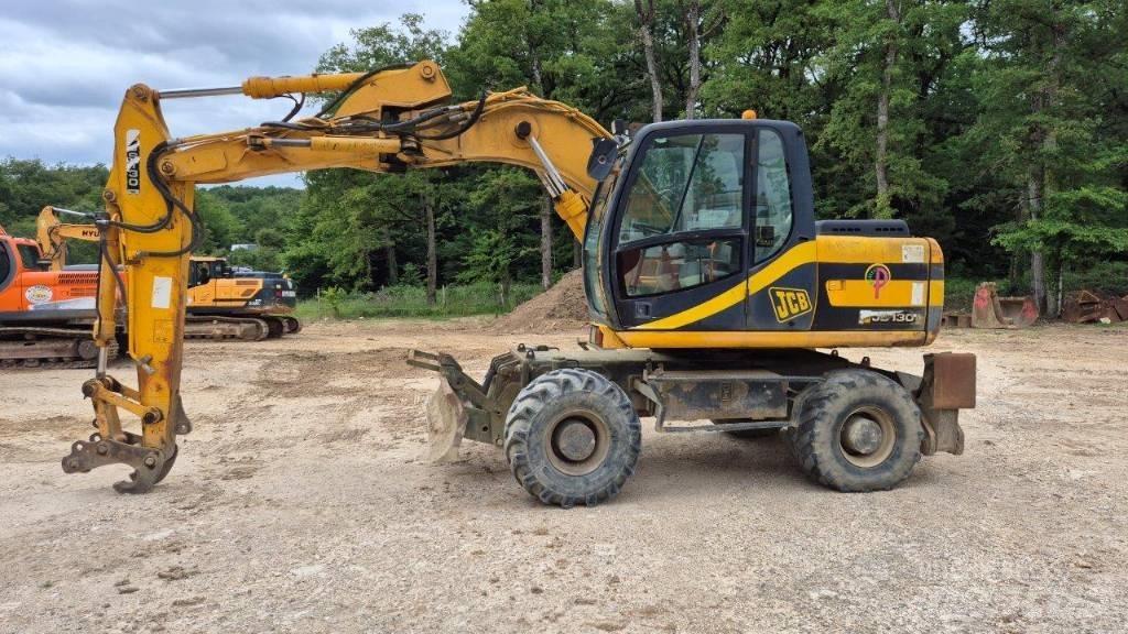 JCB JS 130 W Gumikerekes kotrók