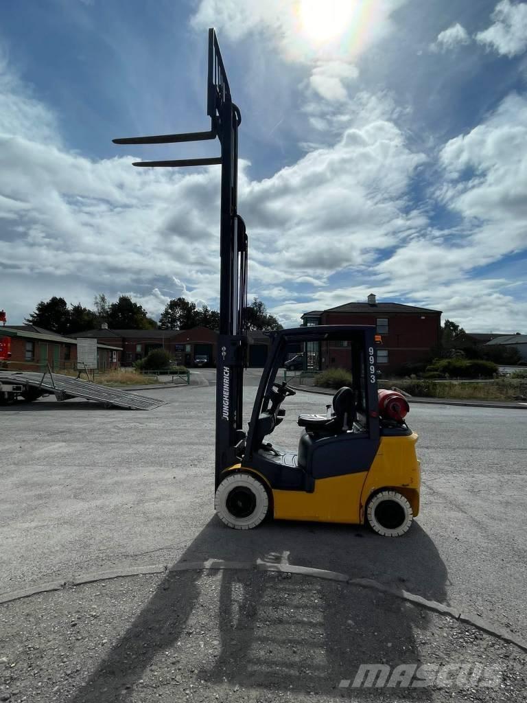Jungheinrich TFG 320 Gázüzemű targoncák