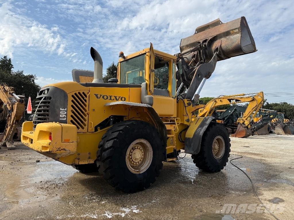 Volvo L 90 E Gumikerekes homlokrakodók