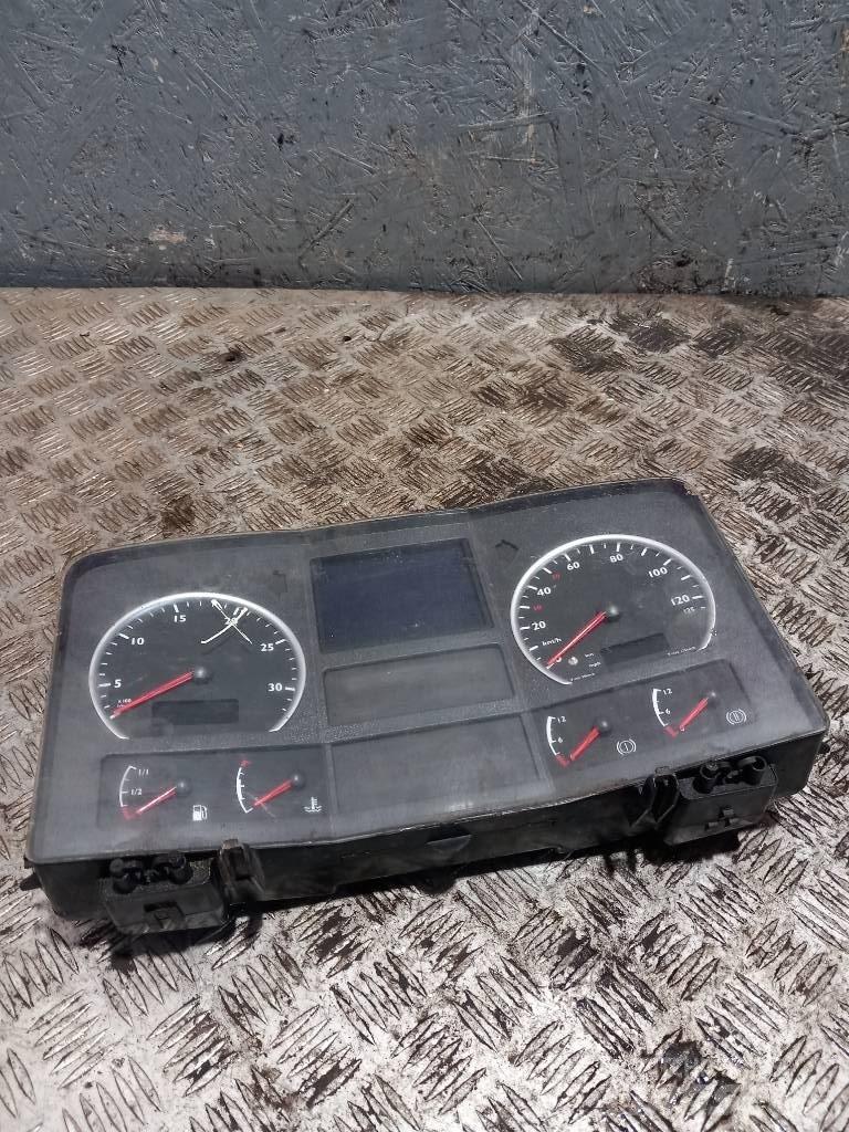 MAN TGA 81272026158 Vezetőfülke és belső tartozékok