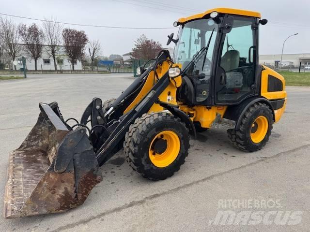 JCB 406 Gumikerekes homlokrakodók