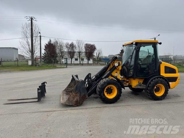 JCB 406 Gumikerekes homlokrakodók