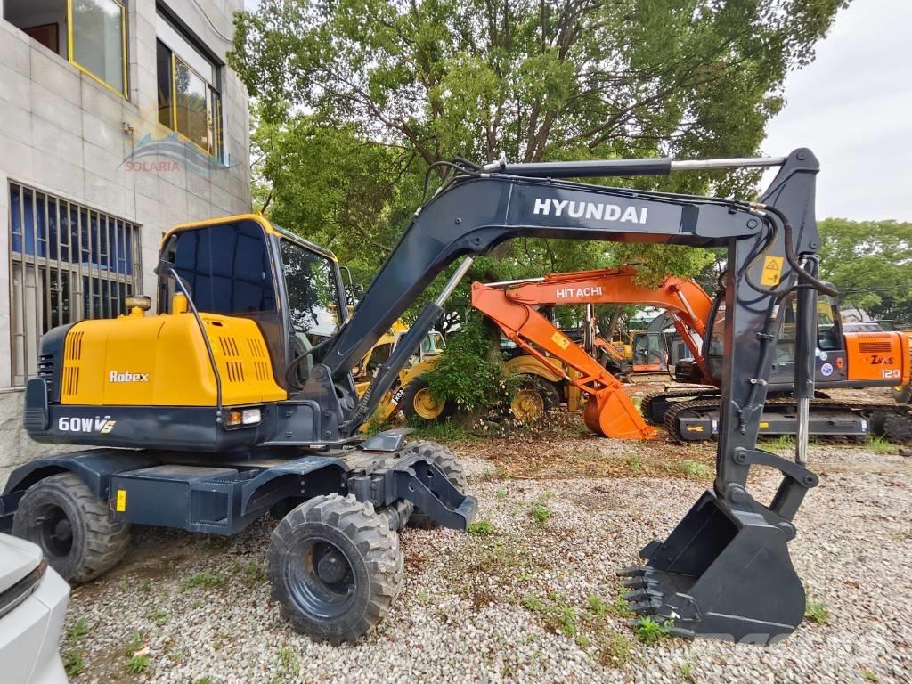 CAT R60W Gumikerekes kotrók