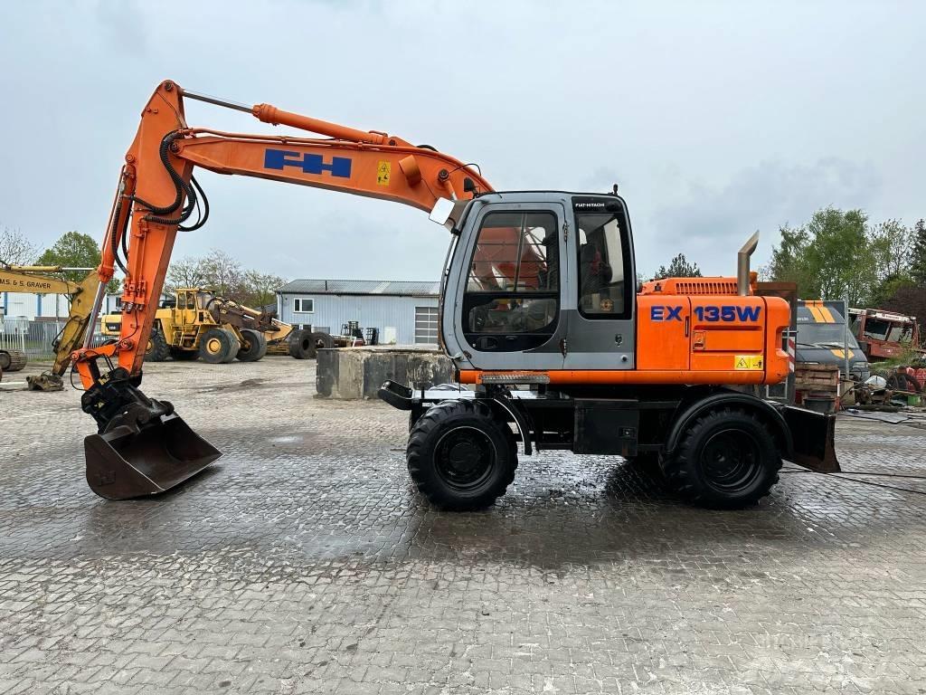 Fiat-Hitachi EX135W Gumikerekes kotrók