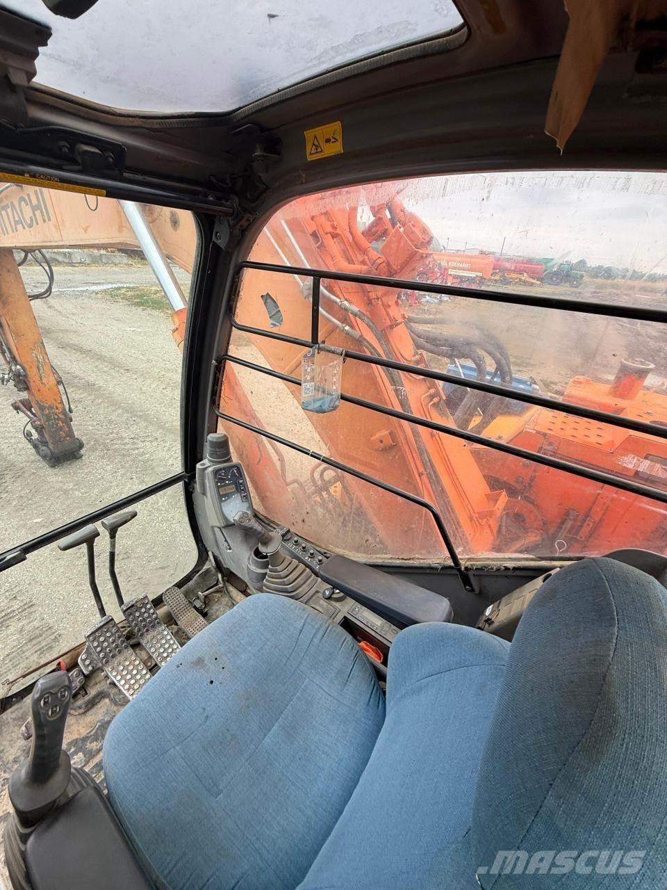 Hitachi ZX135US Lánctalpas kotrók