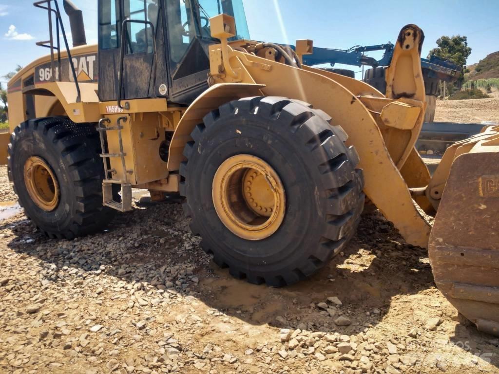 CAT 966 H Gumikerekes homlokrakodók