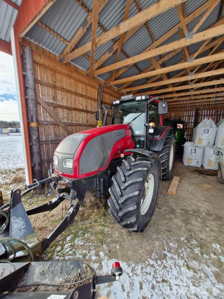 Valtra T 151 hitchec Traktorok