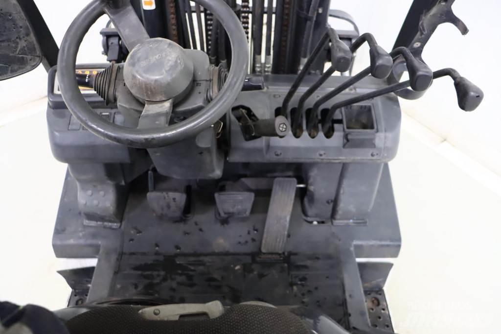 Nissan U1D2A20LQ Gázüzemű targoncák