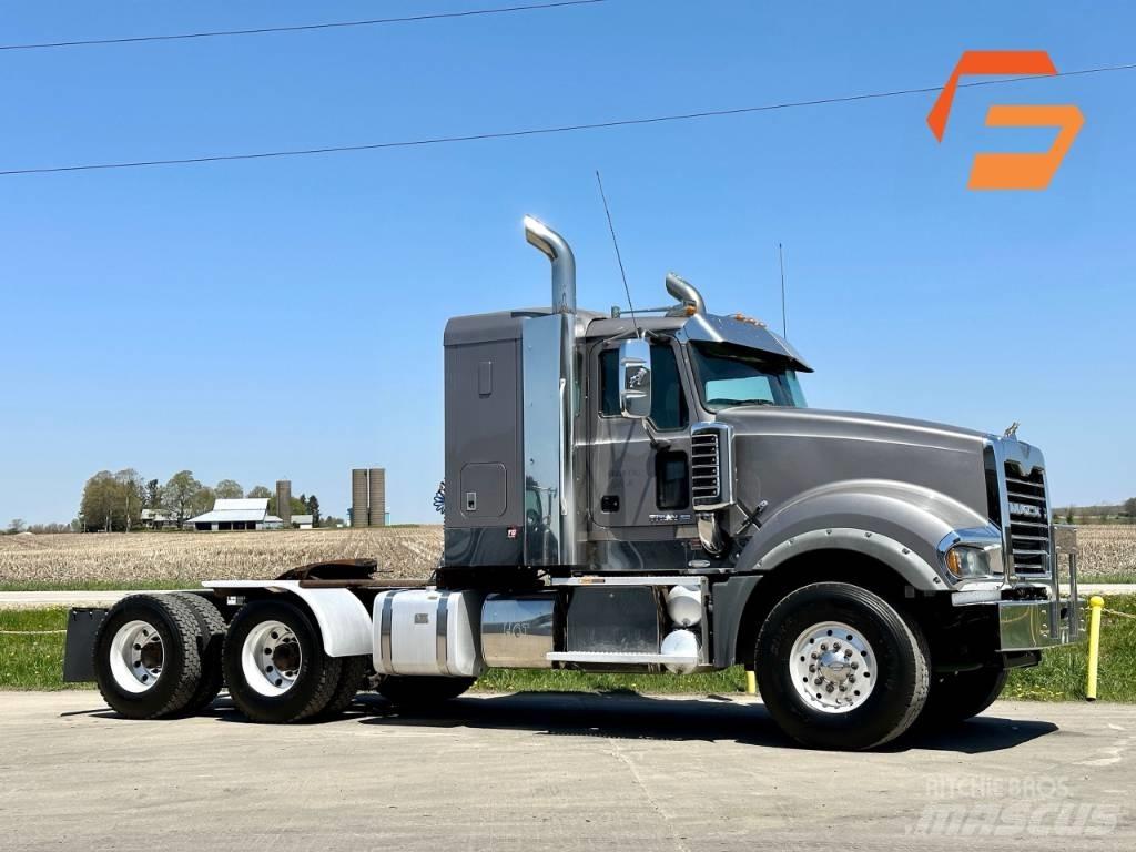 Mack Titan TD 713 Fülkés alváz