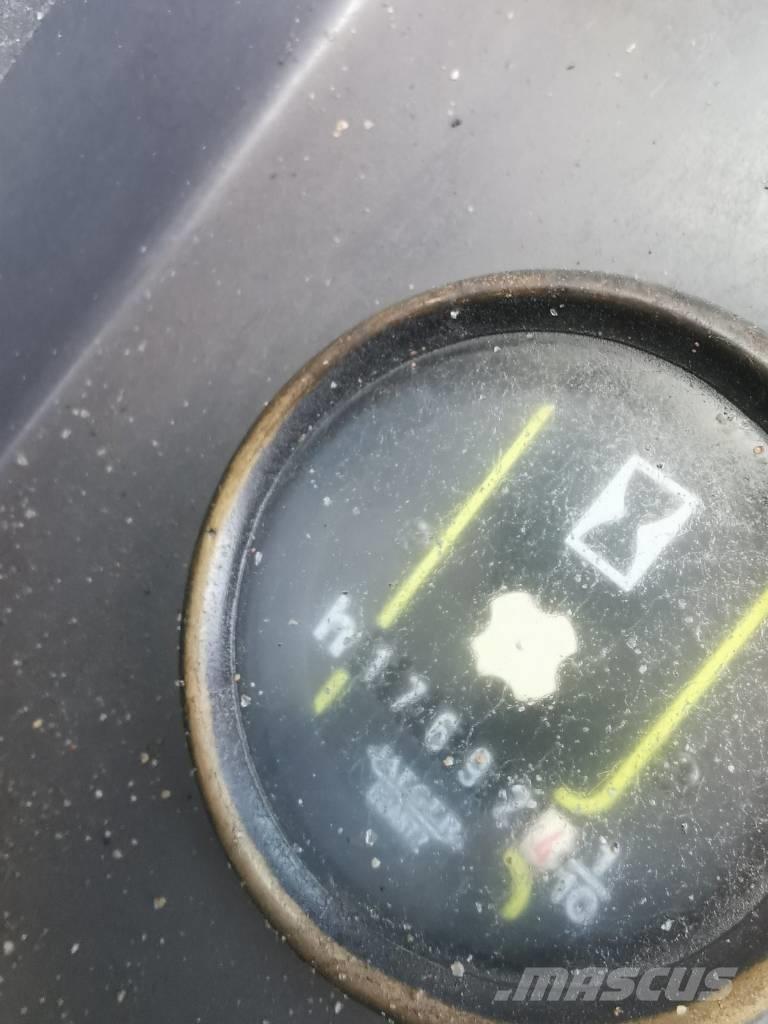 CASE WX 150 Gumikerekes kotrók