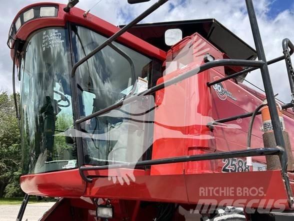 Case IH 2588 Kombájnok