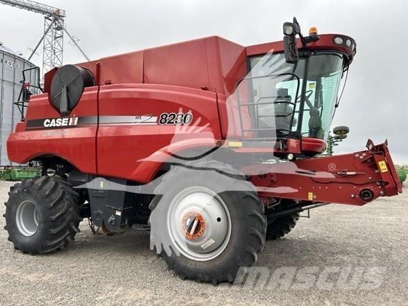 Case IH 8230 Kombájnok