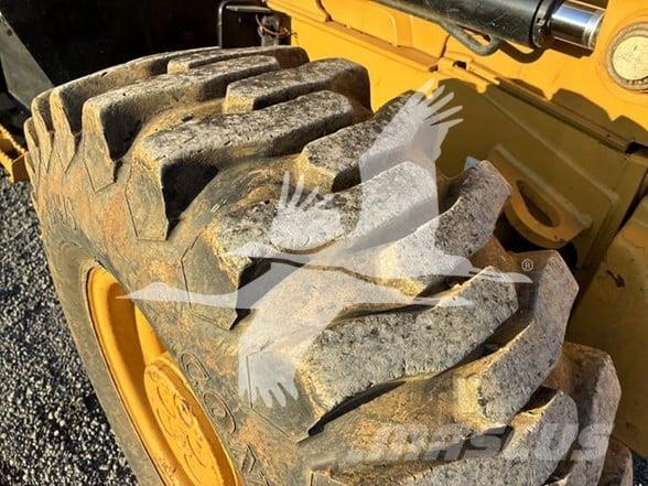 CAT 415F2 Kotrórakodók