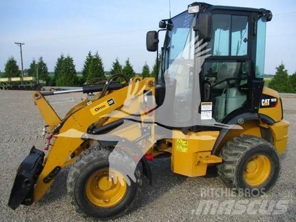 CAT 903D Gumikerekes homlokrakodók