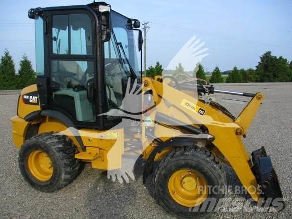 CAT 903D Gumikerekes homlokrakodók