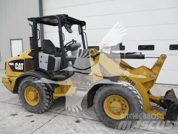 CAT 906H2 Gumikerekes homlokrakodók