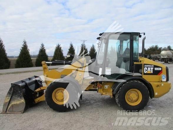 CAT 906M Gumikerekes homlokrakodók
