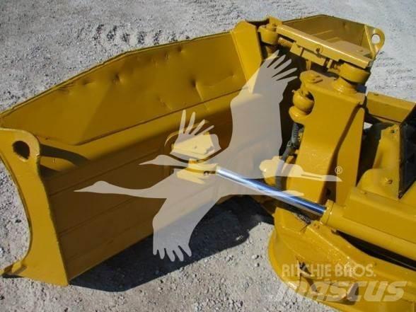 CAT D3G XL lánctalpas dózerek