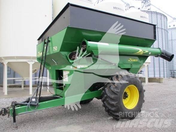 Demco 750 Gabona átrakó kocsik