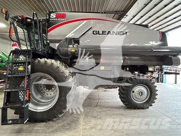 Gleaner S68 Kombájnok