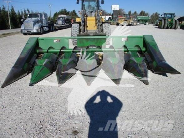John Deere 643 Kombájn adapterek