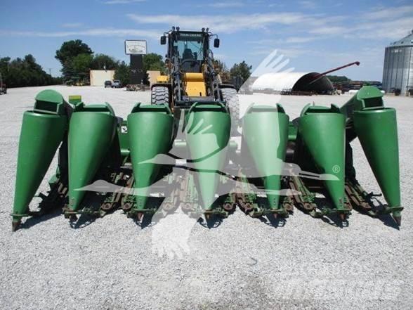 John Deere 693 Kombájn adapterek