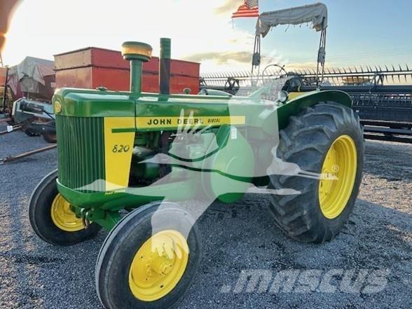 John Deere 820 Traktorok