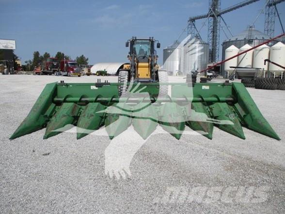 John Deere 843 Kombájn adapterek