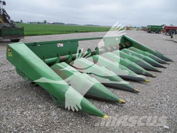 John Deere 843 Kombájn adapterek