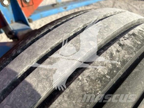 Killbros 350 Gabona átrakó kocsik