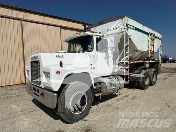 Mack R686ST Építőipar - Egyebek