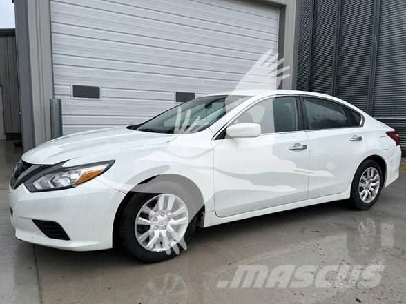 Nissan ALTIMA Kistehergépjárművek
