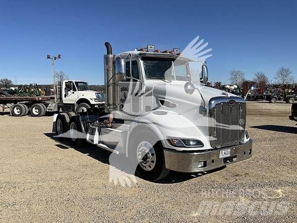Peterbilt 384 Nyergesvontatók