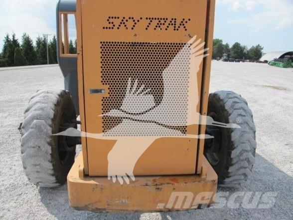 SkyTrak 8042 Teleszkópos rakodók