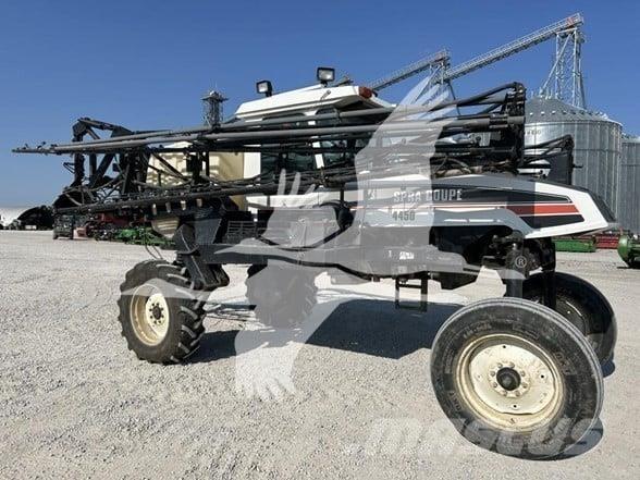 SpraCoupe 4450 Önjáró trágyaszórók