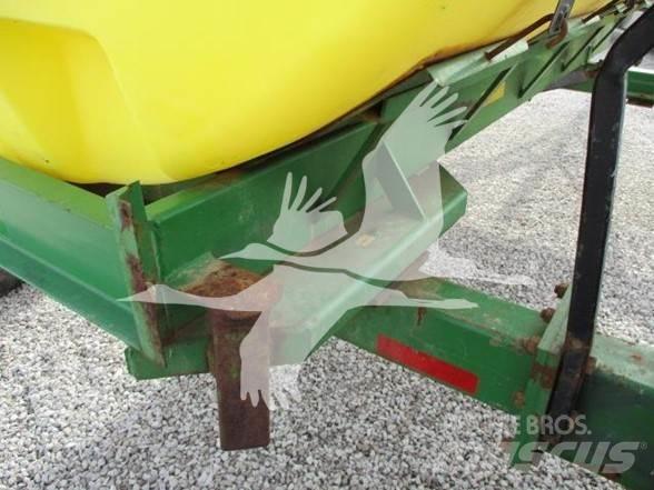 YETTER 1600 Műtrágyaszórók